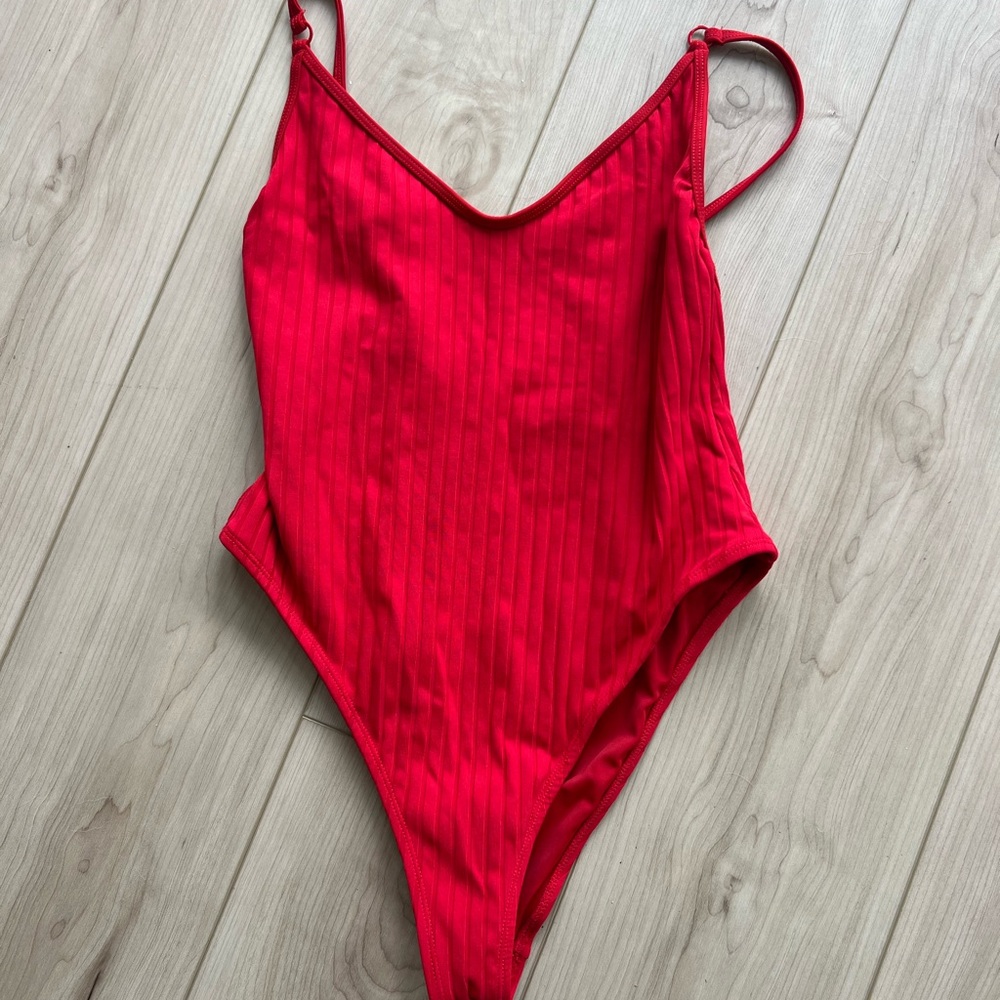 PacSun - high leg, low back - Red Piece Swimsuit - M